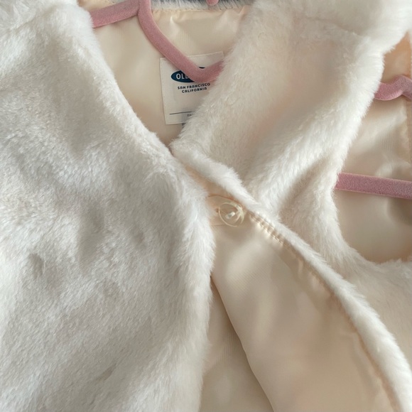 Fur Vest Old Navy - Picture 8 of 9